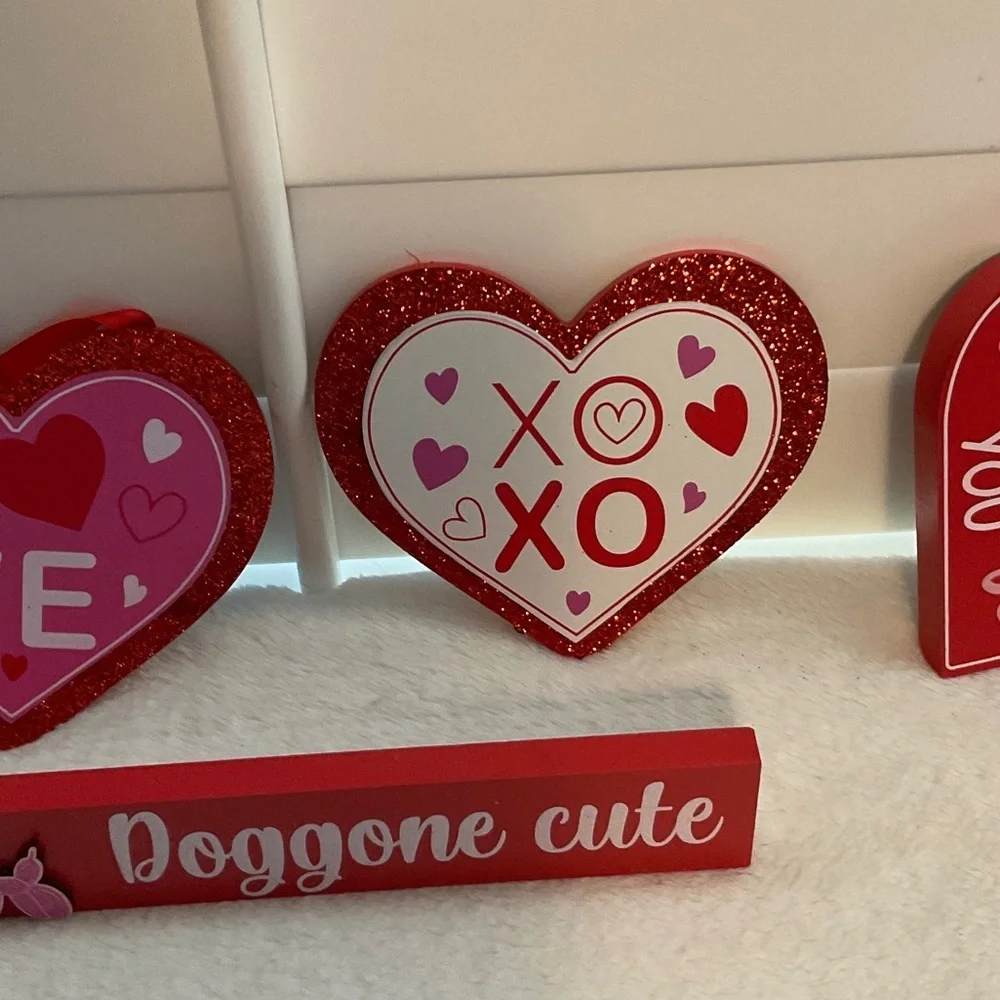 Valentine's Day Heart Decor Set - Red and Pink